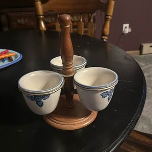 Unique wooden holder for 3 cups